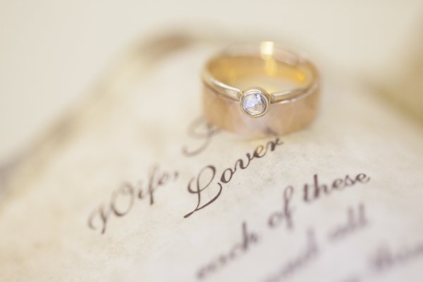 แบบแหวนหมั้น แหวนแต่งงาน เป็นคู่ สวยโดนใจคู่บ่าวสาว
