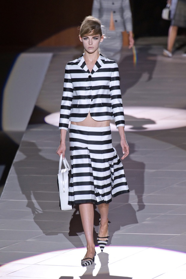 Marc Jacobs กับโชว์ลายทาง - แฟชั่น - แฟชั่นคุณผู้หญิง - เคล็ดลับ - เทรนด์ใหม่ - อินเทรนด์ - แฟชั่นวัยรุ่น - นางแบบ - แฟชั่นโชว์ - นิตยสาร