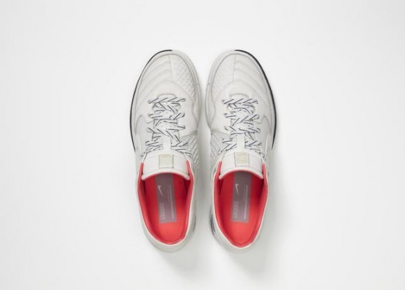 ไนกี้ ไฟฟ์ สตรีท กาโต (Nike5 Street Gato) รุ่น Gato CR7