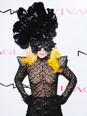 Thời Trang Độc Lạ Của Lady Gaga - Lady Gaga - Sao - Thời trang