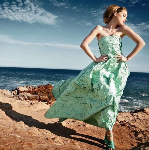 Amber Heard hóa quý cô sành điệu trên Harper's Bazaar Nga tháng 11 - Tin Thời Trang - Phong Cách Sao - Amber Heard
