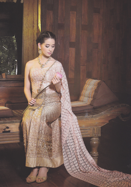 หรูหรา อลังการ แบบ "ชุดไทยแต่งงาน" สไตล์เจ้าหญิงโบราณ - แฟชั่นแต่งงาน - ชุดแต่งงาน - ชุดไทยแต่งงาน - ชุดไทย - สไตล์เจ้าหญิงโบราณ