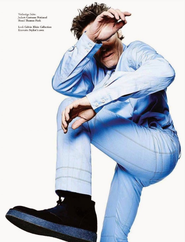 Willem Dafoe Ăn Vận Sặc Sỡ Trên Tạp Chí L’Officiel Hommes Đức Xuân/Hè 2014 - Tin Thời Trang - Thời trang - Hình ảnh - Sao - Tạp chí - Trang bìa - Willem Dafoe - L’Officiel Homme