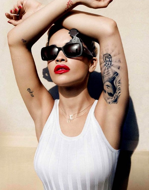 Rita Ora dögös fotói a Be magazin 2013-as júliusi számában