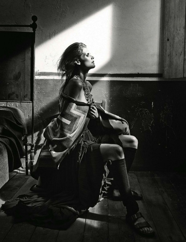 Malgosia Bela gợi cảm cùng thời trang Bottega Veneta trên bìa tạp chí Vogue Đức tháng 5/2014 - Người mẫu - Tin Thời Trang - Thời trang - Hình ảnh - Thời trang nữ - Malgosia Bela - Bottega Veneta - Vogue Đức