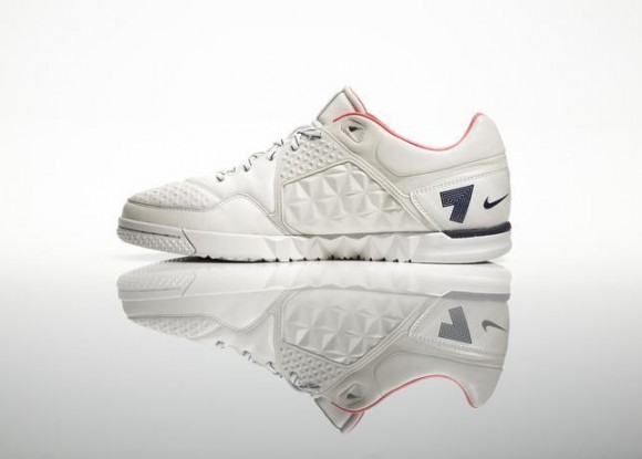 ไนกี้ ไฟฟ์ สตรีท กาโต (Nike5 Street Gato)
