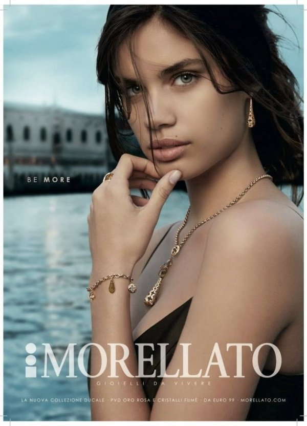 Sara Sampaio khoe nét quyến rũ trong quảng cáo trang sức Morellato 2014