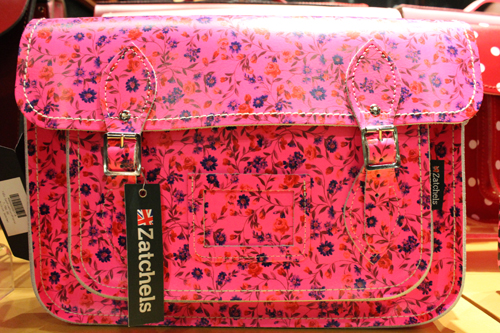 กระเป๋าทรง Satchel มีเสน่ห์สุดคลาสสิก สไตล์อังกฤษ