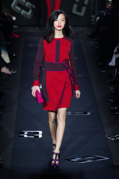 Tinh tế và quyến rũ cùng BST Thu 2013 từ Diane von Furstenberg - Thời trang nữ - Bộ sưu tập - Nhà thiết kế - Thời trang - Thu 2013 - Diane von Furtenberg