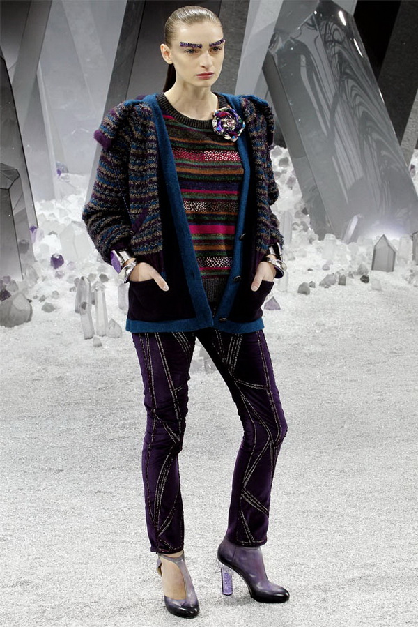 Những kiểu áo khoác cực chất trong BST thu/đông 2012-2013 của Chanel - Thời trang nữ - Phụ kiện - Bộ sưu tập - Nhà thiết kế - Chanel - Áo khoác - Thu/Đông 2012-13 - Thời trang