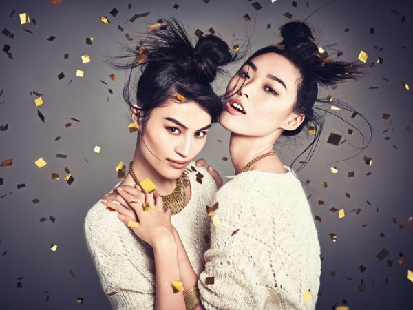 Sui He và Tian Yi đỏ thắm cùng quảng cáo thời trang năm mới của H&M [PHOTOS] - Sui He - Tian Yi - H&M - Thời trang nữ - Hình ảnh - Người mẫu - Thư viện ảnh - Thời trang