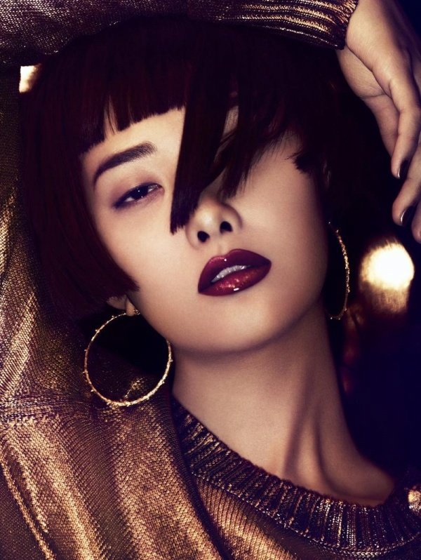 Phong cách trang điểm đầy ‘ma mị’ trên tạp chí Vogue Trung Quốc tháng 1/2014
