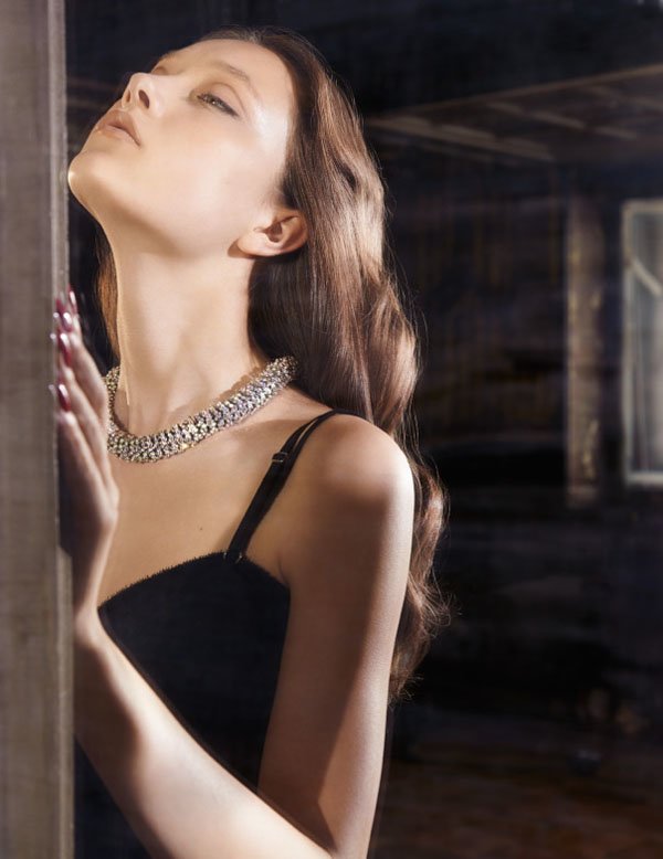 Yumi Lambert Đẹp Mơ Màng Trên Tạp Chí Vogue Thái Lan Tháng 12/2013