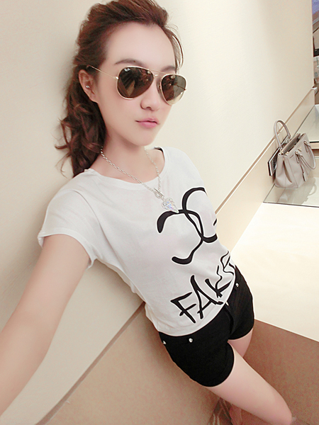 เรียบง่าย แฟชั่นเสื้อยืด ใส่สบายๆ แม้ยามฝนตก - การแต่งตัว - แบบเสื้อยืด - แฟชั่นเสื้อยืด - เสื้อยืดใส่สบาย - แบบเสื้อยืดลายน่ารัก - แต่งตัวสไตล์เสื้อยืด