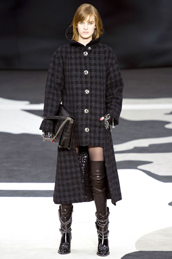 กระเป๋าแบรนด์สุดฮิตอย่าง Chanel Boy - แฟชั่น - แฟชั่นคุณผู้หญิง - กระเป๋า - เทรนด์ใหม่ - เครื่องประดับ - ดีไซเนอร์ - แฟชั่นดารา - อินเทรนด์ - Celeb Style - แฟชั่นนิสต้า - แฟชั่นกระเป๋า - Chanel - Chanel Boy - คอลเลคชั่น - เทรนด์แฟชั่น - เทรนด์