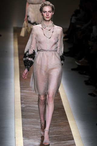 Valentino Spring 2012 Ready-to-Wear - Women's Wear - Fashion Week - Fashion Show - Valentino