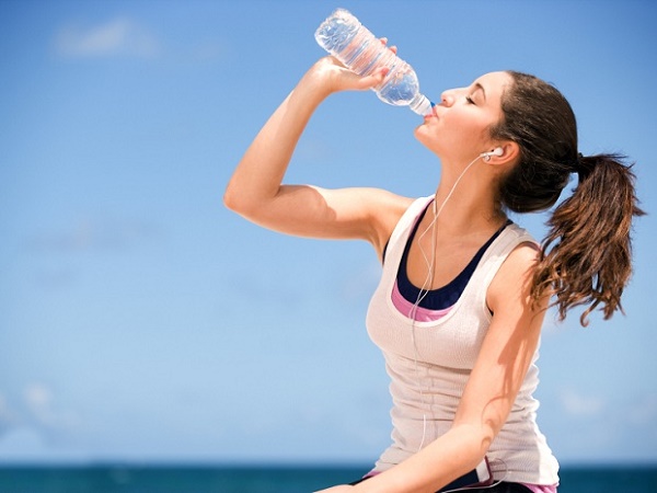 ร้อนแบบนี้ ดื่มน้ำช่วงไหนดีที่สุดกันแน่ - เคล็ดลับ - อินเทรนด์ - ไอเดีย - สุขภาพ - ความงาม - ผู้หญิง