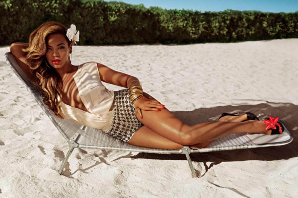 Superstar Beyonce Sizzles Sexy Body in The Bahamas for H&M’s Summer 2013 Campaign. - Beyonce - H&M - Summer 2013 - Swimwear