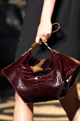 Bộ sưu tập túi xách Versace - sao có thể bỏ qua - tui xach - Versace