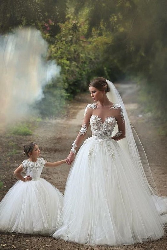 bride with baby girl