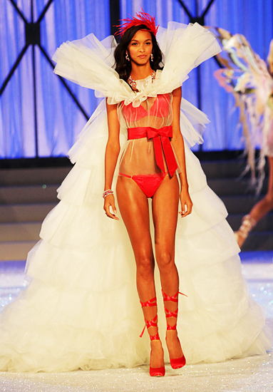 Victoria's Secret with a Fabulous Fashion Show - Lingerie