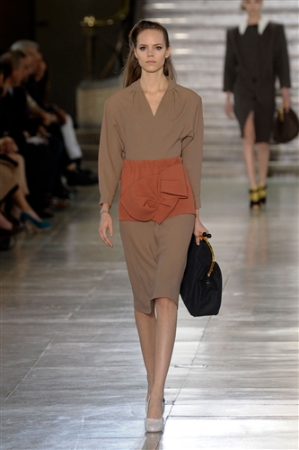 Miu Miu กับคอลเลคชั่นฤดูใบไม้ผลิ 2011 - แฟชั่น - ดีไซเนอร์ - อินเทรนด์ - แฟชั่นคุณผู้หญิง - เทรนด์ใหม่ - แฟชั่นโชว์