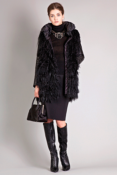 Ấm áp đón thu cùng Ermanno Scervino Pre-Fall RTW - Thời trang nữ - Bộ sưu tập - Thu 2012 - Nhà thiết kế - Ermanno Scervino