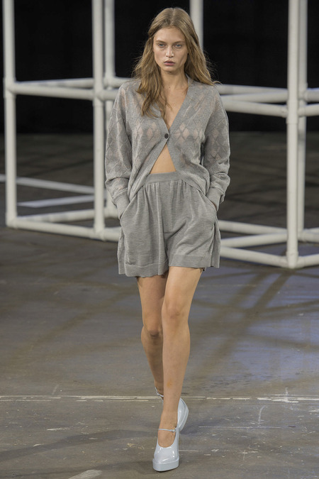 Masculine-Inspired Looks with Feminine Vibe in Alexander Wang Spring 2014 Collection - Alexander Wang - Spring 2014 - Collection - Women's Wear - Fashion Show - Photo - Designer