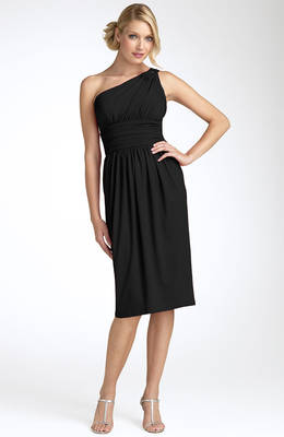 Tips for choosing suitable black dresses - Black dress