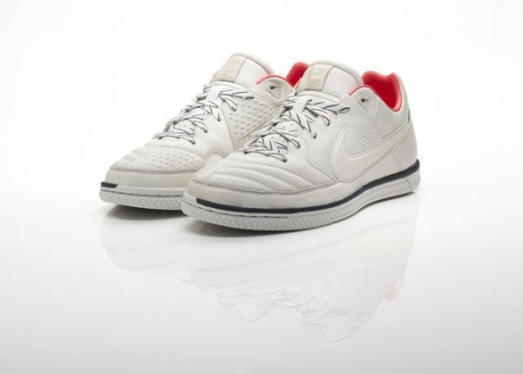 ไนกี้ ไฟฟ์ สตรีท กาโต (Nike5 Street Gato)