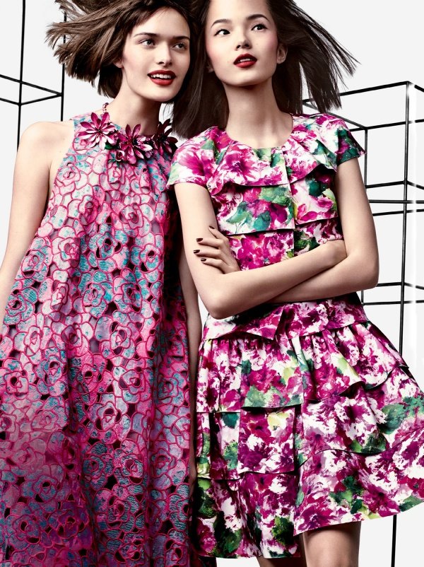 Chân dài đua nhau diện đầm hoa trên tạp chí Vogue Mỹ tháng 3/2014