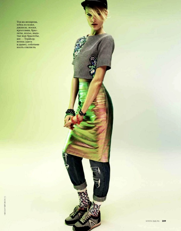 Erika Pattison biến tấu cùng thời trang họa tiết của Topshop trên tạp chí Elle Nga tháng 5/2014 - Erika Pattison - Topshop - Elle Nga - Thời trang nữ - Hình ảnh - Tin Thời Trang - Người mẫu - Thư viện ảnh