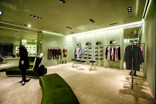 Prada mở 3 cửa hàng mới ở Trung Quốc