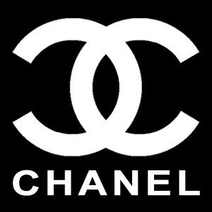 Chanel gives zip to fashion show