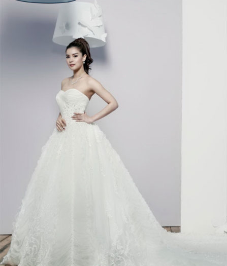 วิว วรรณรท กับแฟชั่นชุดแต่งงานงดงาม นิตยสาร Wedding Magazine - Wedding Magazine - นิตยสาร - แฟชั่นแต่งงาน - ชุดเจ้าสาว - ชุดแต่งงาน - วิว วรรณรท