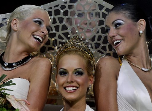 Hungary pageant for surgically enhanced beauties - Hungary - Miss Plastic - Plastic Surgery - Edina Kulcsar - Alexandra Horvath - Reka Urban
