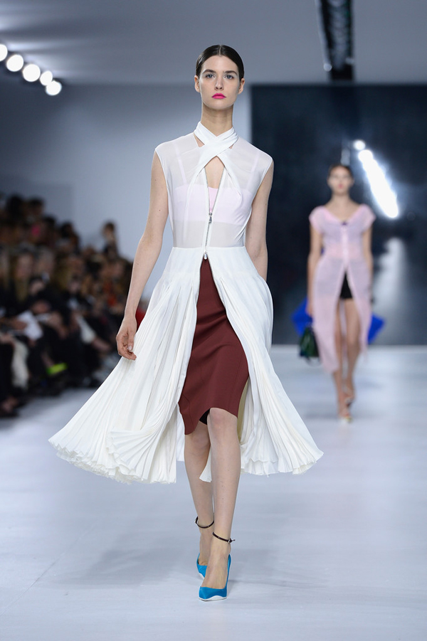 Dior ra mắt BST Cruise 2014 đầy sang trọng và cuốn hút