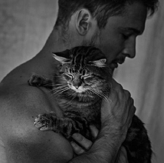 จะไม่ยอมเห็นภาพนี้คนเดียว !!! แฟชั่นแมวกับผู้ชาย อะไรจะน่ารักกว่ากัน ? - ผู้ชายกับแมว - สัตว์เลี้ยง - แมว - เมี้ยว - คนรักสัตว์