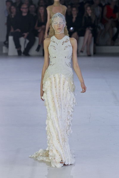 20 ชุดแต่งงานสวยที่คุณต้องชม!! - Elie Saab Couture - J. Mendel - Giambattista Valli C - Reem Acra - Marchesa - Alexander McQueen - Valentino Couture - Oscar de la Renta - แฟชั่นแต่งงาน - stylebistro