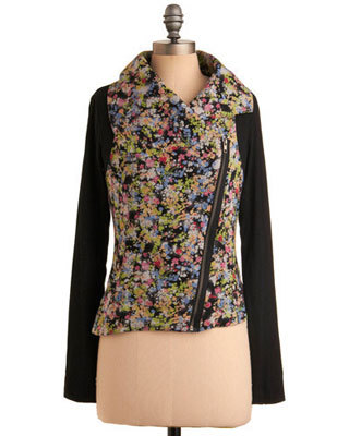Try new style with floral - Women's Wear