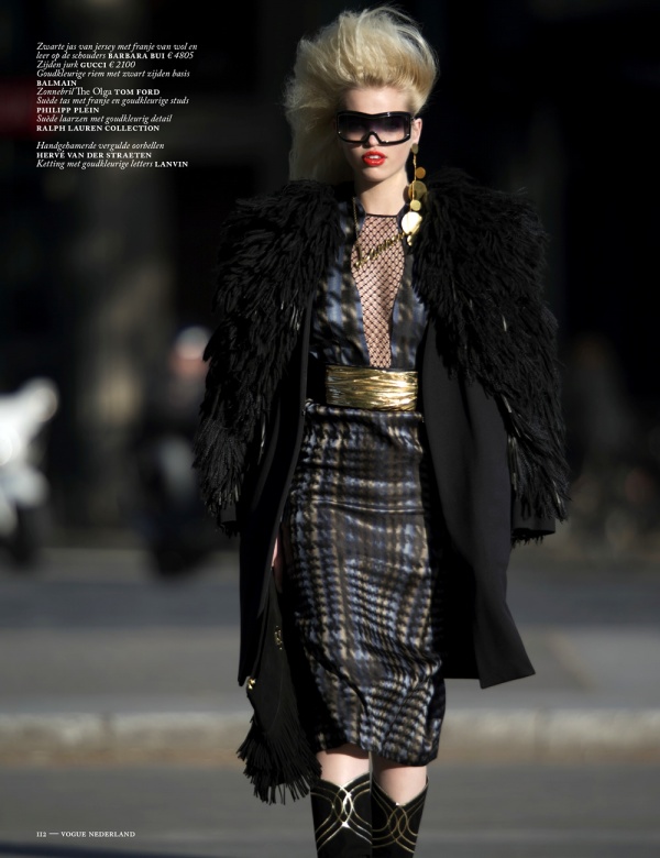 Daphne Groeneveld Hits The Street in Chic Look for Vogue Netherland October 2013 Issue [PHOTOS] - Daphne Groeneveld - Vogue Netherland - Fashion News - Model - Fashion - Photo