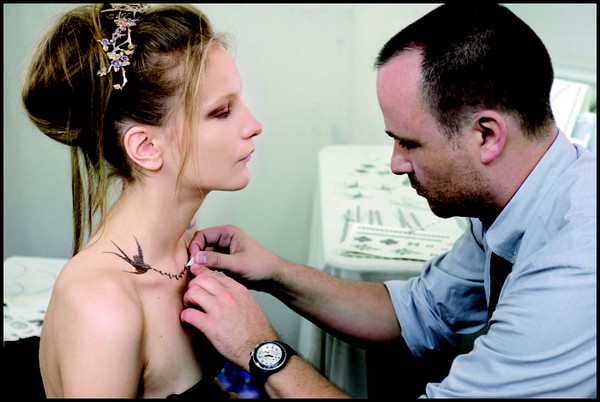 รอยสักสวยเริดแบบไม่ต้องเจ็บตัวกับChanel - สัก - Chanel - Body Paint