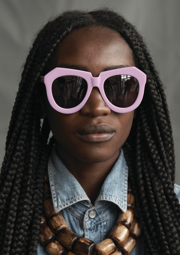 Nghệ sỹ người Kenya hóa thành người mẫu quảng cáo BST mắt kính xuân hè 2014 của Karen Walker - Karen Walker - Xuân / Hè 2014 - Bộ sưu tập - Thời trang - Mắt Kính - Phụ kiện - Nhà thiết kế