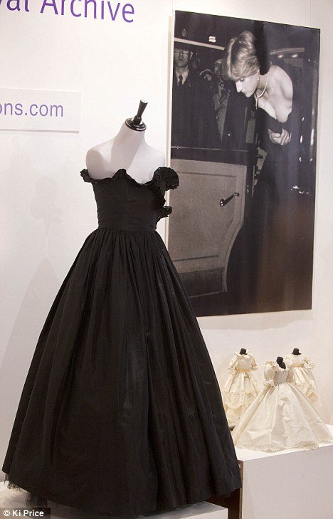 Diana's 'engagement dress' sells for £192,000