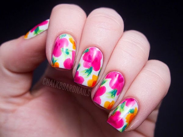 Beautiful Floral Nail Art Designs to Try at Home