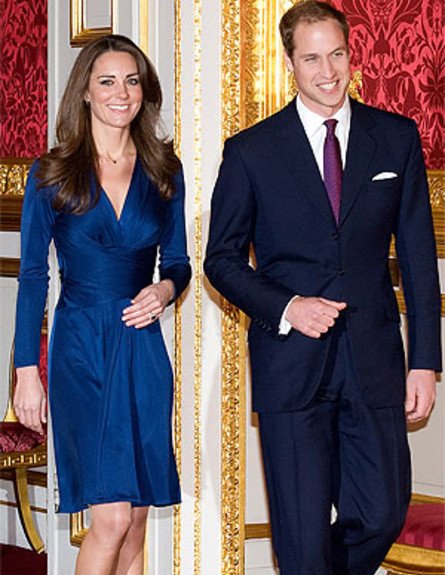 בהלת הנישואים המלכותיים: השמלה הכחולה של קייט מידלטון נחטפה מהמדפים