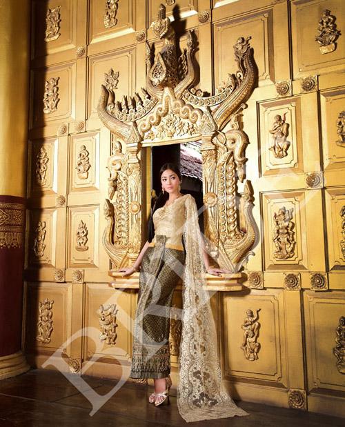 ชุดไทยประยุกต์ กับ สาวหน้าไทย ปุ๊กลุ๊ก ฝนทิพย์ - Bride Magazine - แฟชั่นแต่งงาน - ฝนทิพย์ วัชรตระกูล - ชุดไทย