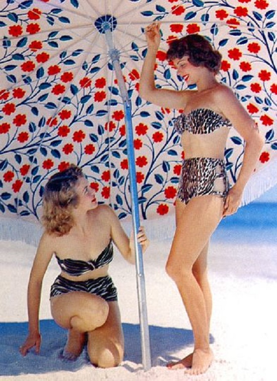 แฟชั่นชุดว่ายน้ำยุค 50-60 s - แฟชั่นคุณผู้หญิง - แฟชั่น - แฟชั่นเสื้อผ้า - นางแบบ - เทรนด์แฟชั่น - ชุดว่ายน้ำ - ผู้หญิง