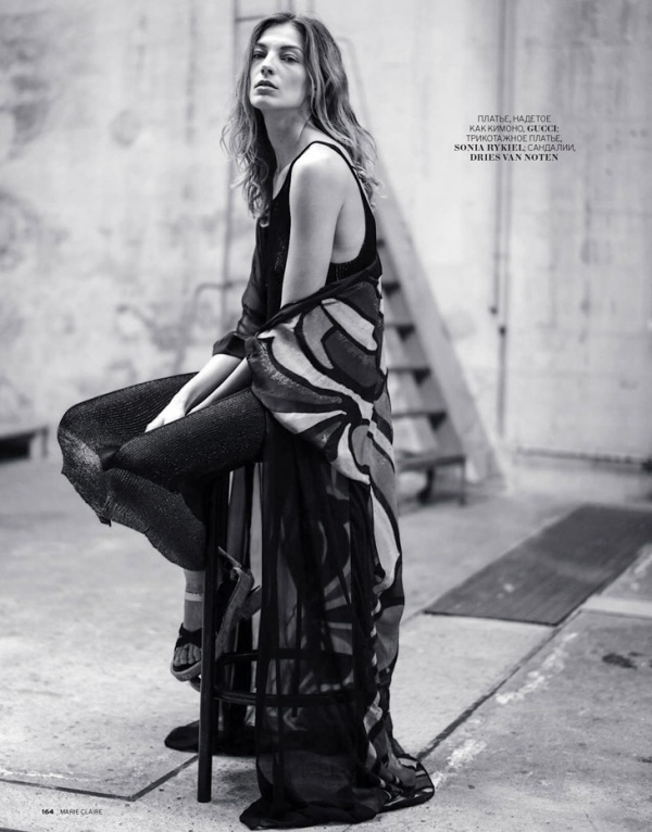 Daria Werbowy sành điệu cùng trang phục ánh kim trên tạp chí Marie Claire Nga tháng 5/2014 - Daria Werbowy - Marie Claire Nga - Thời trang - Thời trang nữ - Tin Thời Trang - Người mẫu