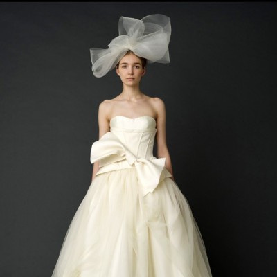 Being innocent in Vera Wang Bridal Collection Spring 2012 - Wedding Gown